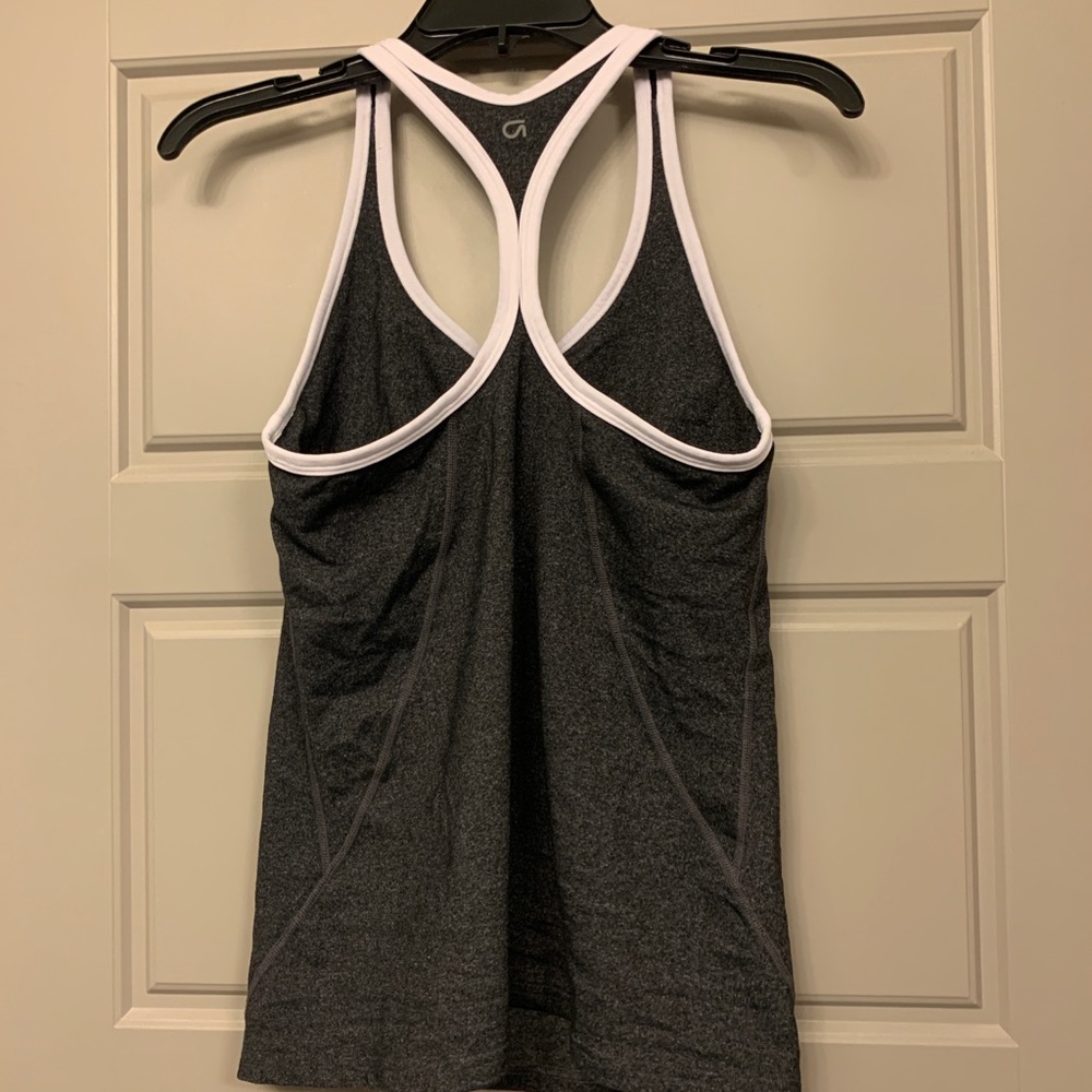 Gap athletic tank top with built in bra